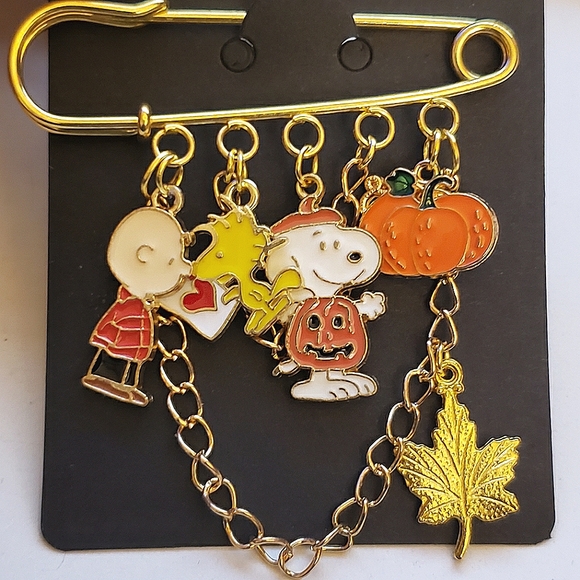Handmade Fall Charlie Brown Snoopy Woodstock Safety Pin Charm Brooch - Picture 1 of 5